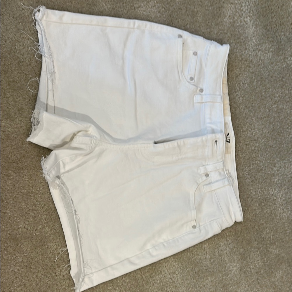 NIC+ZOE White Jean Shorts Distressed Mid-Thigh